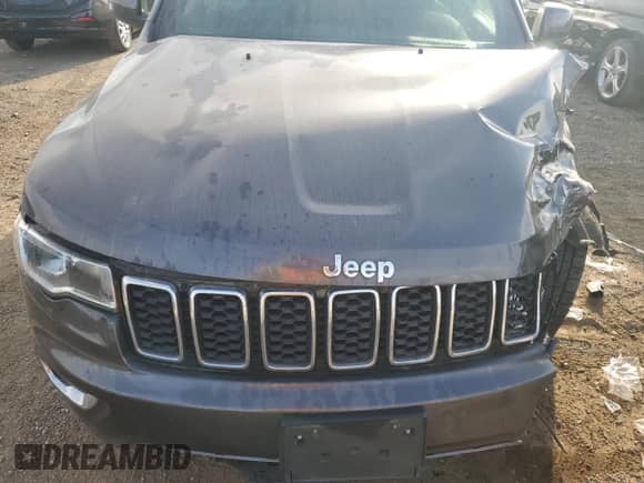 2018 Jeep Grand Cherokee Laredo z VIN 1C4RJFAG1JC298285, wystawiony jako Copart lot #90402255 z przebiegiem 87 197 mil mil oraz Czysty tytuł • Clean title. Historia ofert i sprzedaży dostępna na DreamBid. Obrazek 11.