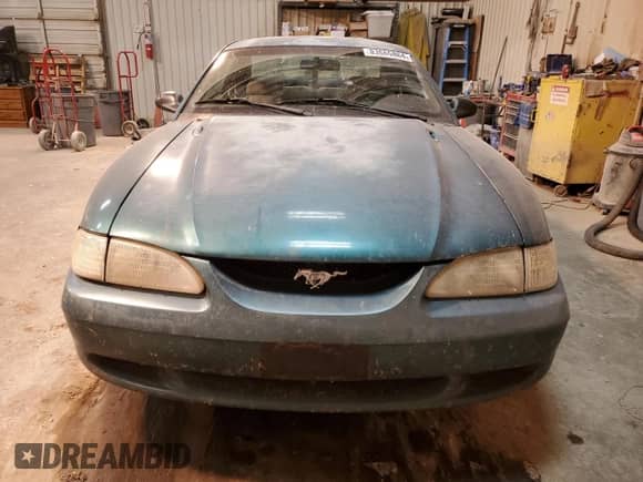 1996 Ford Mustang with VIN 1FALP4049TF152546, listed as a Copart auction lot 83665864 with 101,140 mi miles and Salvage title. Bid and sale history available at DreamBid. Image 5.