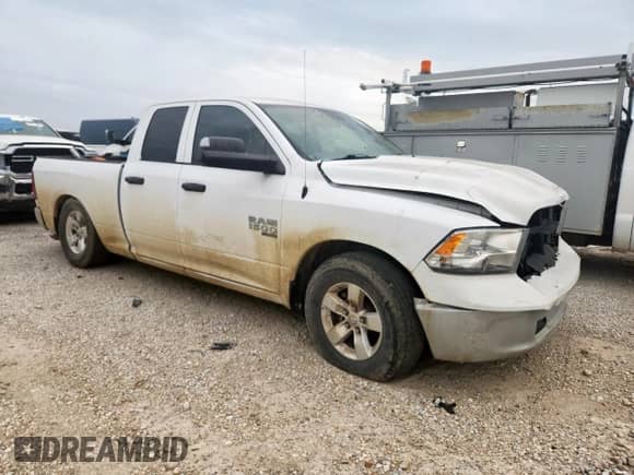 2022 Ram 1500 Tradesman z VIN 1C6RR6FG8NS170968, wystawiony jako Copart lot #62230755 z przebiegiem Nie podano mil oraz Szkoda całkowita • Salvage title. Historia ofert i sprzedaży dostępna na DreamBid. Obrazek 4.