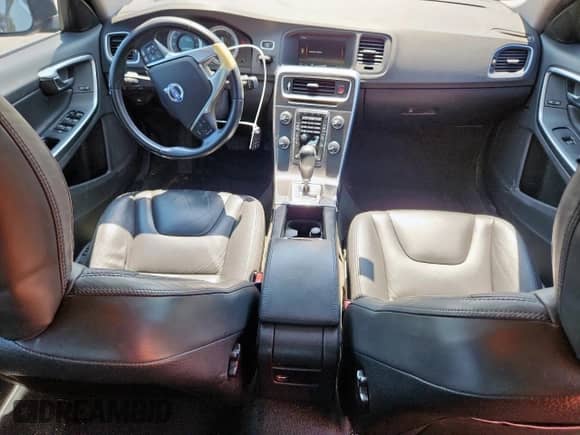 2012 Volvo S60 T5 с VIN YV1622FS8C2025711, выставлен на аукционе Copart как лот 71559935 с пробегом 112 131 миль миль и Чистый • Clean title. История ставок и продаж доступна на DreamBid. Изображение 8.