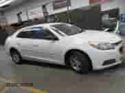 2015 Chevrolet Malibu LS z VIN 1G11B5SL8FF299741, wystawiony jako IAAI lot #43359561 z przebiegiem 118 696 mil mil oraz . Historia ofert i sprzedaży dostępna na DreamBid. Obrazek 13.