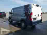 2016 Ram ProMaster Cargo z VIN 3C6TRVNG1GE136054, wystawiony jako IAAI lot #43361697 z przebiegiem 140 253 mil mil oraz . Historia ofert i sprzedaży dostępna na DreamBid. Obrazek 3.