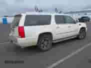 2008 Cadillac Escalade ESV с VIN 1GYFK66838R147564, выставлен на аукционе IAAI как лот 42555311 с пробегом 182 977 миль миль и . История ставок и продаж доступна на DreamBid. Изображение 4.