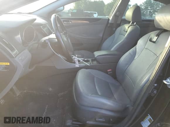 2014 Hyundai Sonata с VIN KMHEC4A40EA107777, выставлен на аукционе Copart как лот 84213555 с пробегом Не указан миль и Чистый • Clean title. История ставок и продаж доступна на DreamBid. Изображение 7.