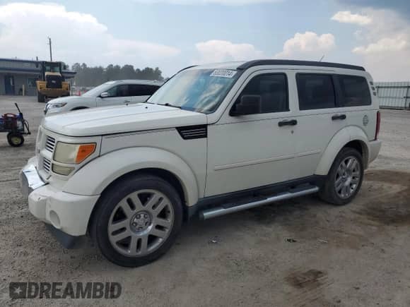 2010 Dodge Nitro Heat z VIN 1D4PT4GK3AW173808, wystawiony jako Copart lot #63020014 z przebiegiem 208 358 mil mil oraz Szkoda całkowita • Salvage title. Historia ofert i sprzedaży dostępna na DreamBid. Obrazek 1.