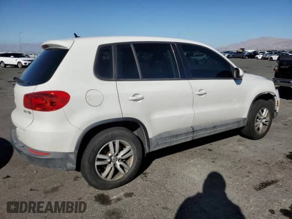 2013 Volkswagen Tiguan SE z VIN WVGAV3AX4DW599521, wystawiony jako Copart lot #49284325 z przebiegiem 123 430 mil mil oraz Czysty tytuł • Clean title. Historia ofert i sprzedaży dostępna na DreamBid. Obrazek 3.