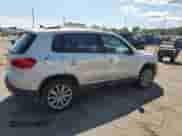 2013 Volkswagen Tiguan S с VIN WVGAV7AX0DW512172, выставлен на аукционе Copart как лот 71987025 с пробегом 165 536 миль миль и Чистый • Clean title. История ставок и продаж доступна на DreamBid. Изображение 3.