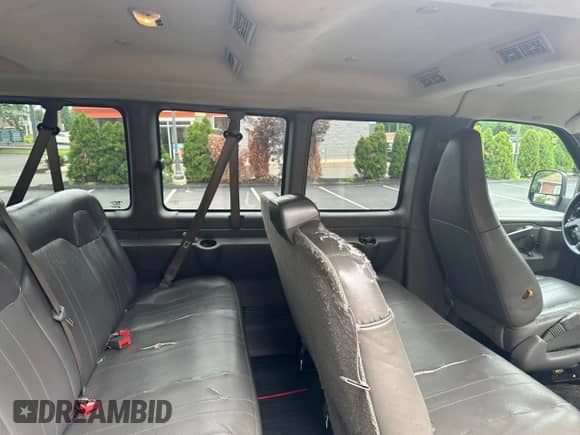 2021 Chevrolet Express Passenger LS с VIN 1GAZGNFPXM1170072, выставлен на аукционе Copart как лот 64797015 с пробегом 273 908 миль миль и Чистый • Clean title. История ставок и продаж доступна на DreamBid. Изображение 12.