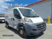 2018 Ram ProMaster Cargo z VIN 3C6TRVNG2JE142095, wystawiony jako IAAI lot #42593517 z przebiegiem 209 360 mil mil oraz . Historia ofert i sprzedaży dostępna na DreamBid. Obrazek 1.