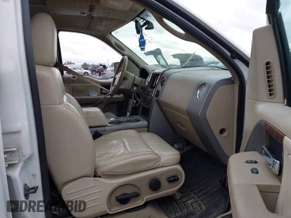 2004 Ford F-150 XLT с VIN 1FTPW14504KB14857, выставлен на аукционе IAAI как лот 43537890 с пробегом 160 039 миль миль и . История ставок и продаж доступна на DreamBid. Изображение 5.