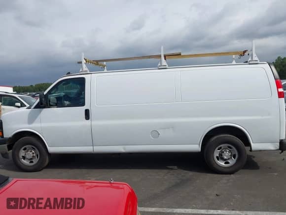 2017 Chevrolet Express Cargo with VIN 1GCWGBFF3H1245278, listed as a IAAI auction lot 43224570 with 132,822 mi miles and . Bid and sale history available at DreamBid. Image 14.