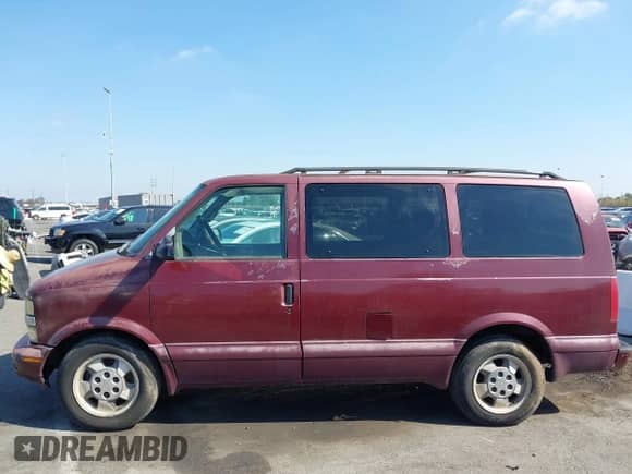 2003 Chevrolet Astro с VIN 1GNDM19X63B105878, выставлен на аукционе IAAI как лот 43310201 с пробегом 154 822 миль миль и . История ставок и продаж доступна на DreamBid. Изображение 14.