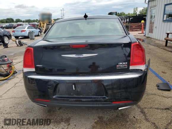 2018 Chrysler 300 Limited z VIN 2C3CCAKG6JH256357, wystawiony jako Copart lot #66381525 z przebiegiem 97 510 mil mil oraz Szkoda całkowita • Salvage title. Historia ofert i sprzedaży dostępna na DreamBid. Obrazek 6.