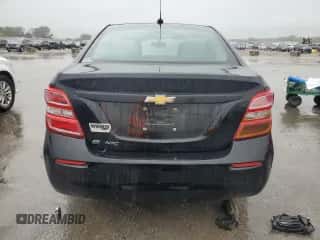 2017 Chevrolet Sonic LS z VIN 1G1JB5SH8H4176709, wystawiony jako Copart lot #82086805 z przebiegiem 86 196 mil mil oraz Szkoda całkowita • Salvage title. Historia ofert i sprzedaży dostępna na DreamBid. Obrazek 6.