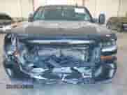 2017 Chevrolet Silverado 1500 LT z VIN 1GCVKREC4HZ133164, wystawiony jako IAAI lot #43224307 z przebiegiem 136 474 mil mil oraz . Historia ofert i sprzedaży dostępna na DreamBid. Obrazek 12.