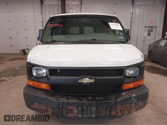 2008 Chevrolet Express Passenger with VIN 1GAGG25K881144622, listed as a IAAI auction lot 42038802 with 178,140 mi miles and . Bid and sale history available at DreamBid. Image 12.