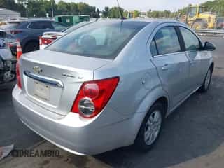 2013 Chevrolet Sonic LT с VIN 1G1JC5SH6D4243377, выставлен на аукционе IAAI как лот 43309456 с пробегом Не указан миль и . История ставок и продаж доступна на DreamBid. Изображение 4.