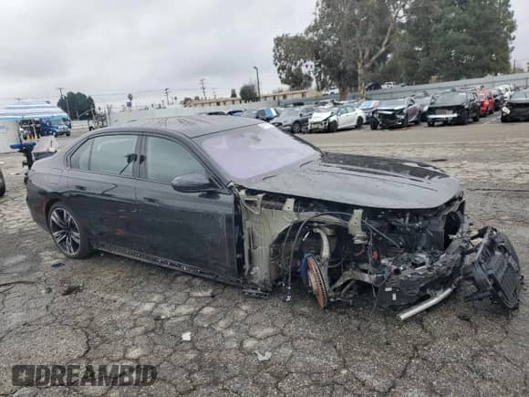 2023 BMW 7 Series 760i xDrive с VIN WBA33EJ02PCL89231, выставлен на аукционе Copart как лот 44791555 с пробегом 8 156 миль миль и Списание • Salvage title. История ставок и продаж доступна на DreamBid. Изображение 4.