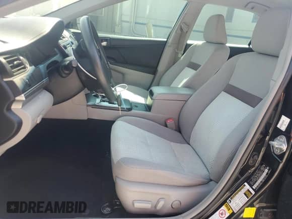 2012 Toyota Camry L z VIN 4T1BF1FK8CU168743, wystawiony jako Copart lot #69294105 z przebiegiem 131 199 mil mil oraz Szkoda całkowita • Salvage title. Historia ofert i sprzedaży dostępna na DreamBid. Obrazek 7.