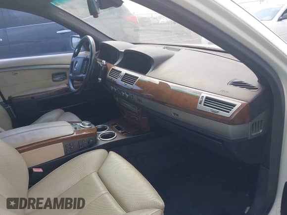 2006 BMW 7 Series 750Li with VIN WBAHN83516DT32361, listed as a IAAI auction lot 41973491 with 170,428 mi miles and . Bid and sale history available at DreamBid. Image 5.