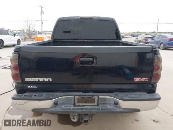 2005 GMC Sierra 1500 SLE with VIN 2GTEK13TX51390130, listed as a IAAI auction lot 42024902 with 216,341 mi miles and . Bid and sale history available at DreamBid. Image 16.
