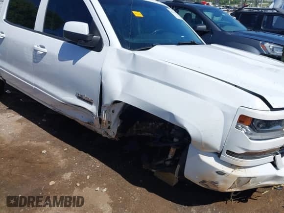 2018 Chevrolet Silverado 1500 LT с VIN 3GCUKREC5JG596495, выставлен на аукционе IAAI как лот 42834463 с пробегом 116 464 миль миль и . История ставок и продаж доступна на DreamBid. Изображение 6.