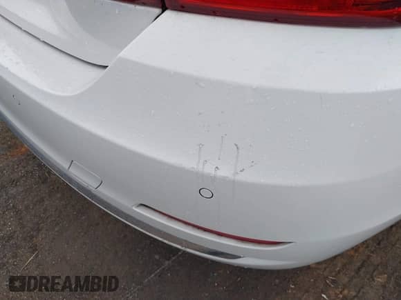 2015 BMW 4 Series 428i xDrive z VIN WBA4A7C54FD414640, wystawiony jako IAAI lot #39901472 z przebiegiem 92 313 mil mil oraz . Historia ofert i sprzedaży dostępna na DreamBid. Obrazek 6.