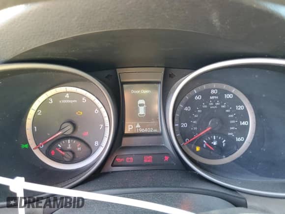 2014 Hyundai Santa Fe with VIN 5XYZT3LB4EG131656, listed as a Copart auction lot 84793285 with 196,402 mi miles and Salvage title. Bid and sale history available at DreamBid. Image 9.