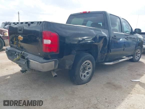 2012 Chevrolet Silverado 1500 LS z VIN 3GCPCREA7CG105775, wystawiony jako IAAI lot #41752232 z przebiegiem 271 970 mil mil oraz . Historia ofert i sprzedaży dostępna na DreamBid. Obrazek 4.
