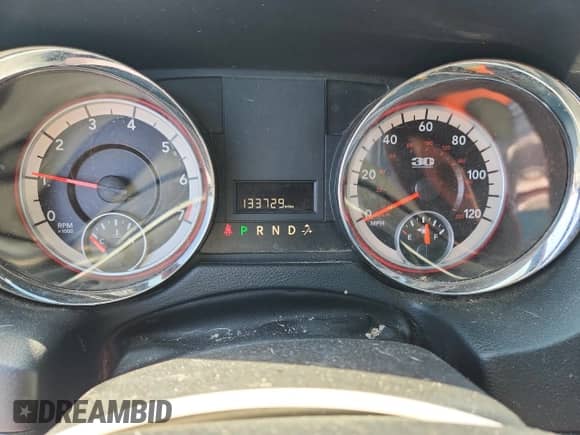 2014 Dodge Grand Caravan SXT z VIN 2C4RDGCG4ER370958, wystawiony jako Copart lot #84572855 z przebiegiem 133 729 mil mil oraz Szkoda całkowita • Salvage title. Historia ofert i sprzedaży dostępna na DreamBid. Obrazek 9.