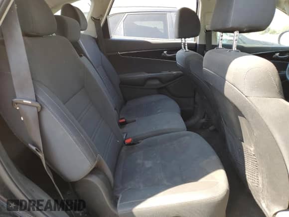 2020 Kia Sorento LX z VIN 5XYPG4A52LG679067, wystawiony jako Copart lot #68551125 z przebiegiem 150 029 mil mil oraz Szkoda całkowita • Salvage title. Historia ofert i sprzedaży dostępna na DreamBid. Obrazek 11.