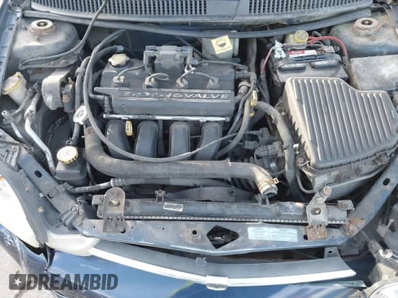 2000 Dodge Neon Highline z VIN 1B3ES46C9YD798867, wystawiony jako IAAI lot #41535717 z przebiegiem 175 069 mil mil oraz . Historia ofert i sprzedaży dostępna na DreamBid. Obrazek 10.