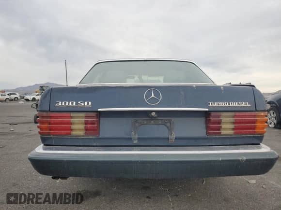 1982 Mercedes-Benz 300 SD с VIN WDBCB20AXCB019061, выставлен на аукционе Copart как лот 50414405 с пробегом 193 489 миль миль и Чистый • Clean title. История ставок и продаж доступна на DreamBid. Изображение 6.