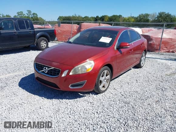 2012 Volvo S60 T5 с VIN YV1622FS2C2046389, выставлен на аукционе IAAI как лот 43458299 с пробегом 128 633 миль миль и . История ставок и продаж доступна на DreamBid. Изображение 2.