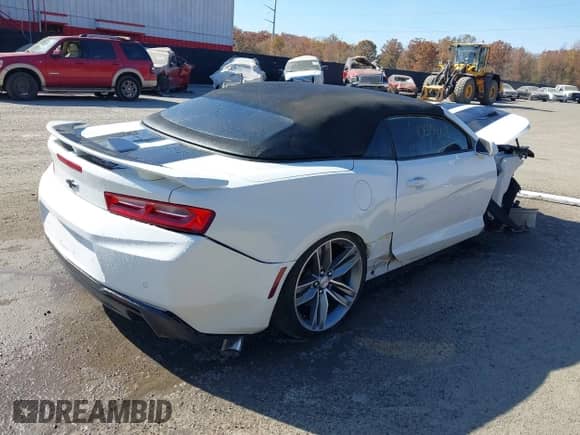 2016 Chevrolet Camaro 2SS с VIN 1G1FH3D72G0193072, выставлен на аукционе IAAI как лот 40699662 с пробегом 85 009 миль миль и . История ставок и продаж доступна на DreamBid. Изображение 4.