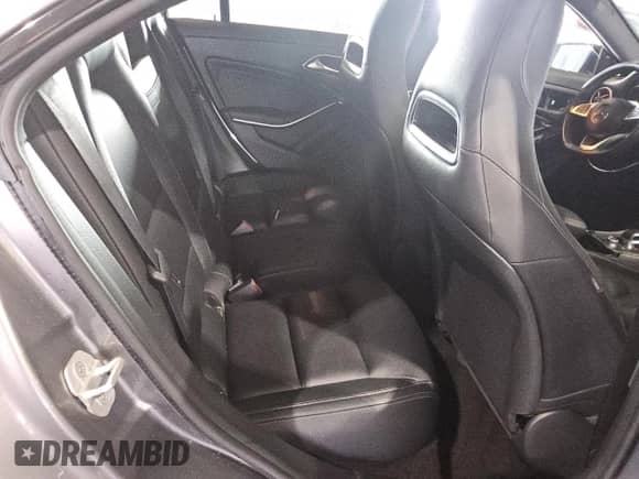 2016 Mercedes-Benz CLA 45 AMG с VIN WDDSJ5CBXGN370326, выставлен на аукционе Copart как лот 71730635 с пробегом 56 911 миль миль и Чистый • Clean title. История ставок и продаж доступна на DreamBid. Изображение 10.