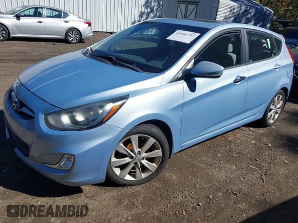 2013 Hyundai Accent SE с VIN KMHCU5AE0DU066759, выставлен на аукционе IAAI как лот 43486732 с пробегом 148 627 миль миль и . История ставок и продаж доступна на DreamBid. Изображение 2.