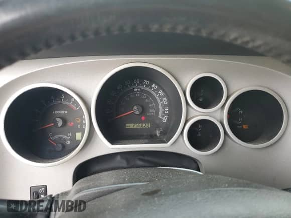 2007 Toyota Tundra SR5 z VIN 5TBDV54137S471126, wystawiony jako Copart lot #82684135 z przebiegiem 256 898 mil mil oraz Czysty tytuł • Clean title. Historia ofert i sprzedaży dostępna na DreamBid. Obrazek 9.