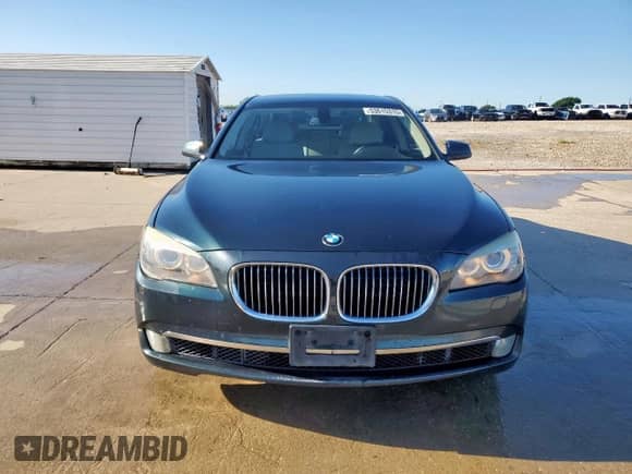 2011 BMW 7 Series 740i z VIN WBAKA4C5XBC392357, wystawiony jako Copart lot #53615315 z przebiegiem 170 046 mil mil oraz Szkoda całkowita • Salvage title. Historia ofert i sprzedaży dostępna na DreamBid. Obrazek 5.
