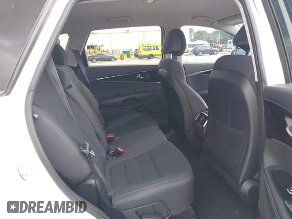 2016 Kia Sorento L with VIN 5XYPG4A39GG091994, listed as a IAAI auction lot 43068521 with 114,776 mi miles and . Bid and sale history available at DreamBid. Image 8.