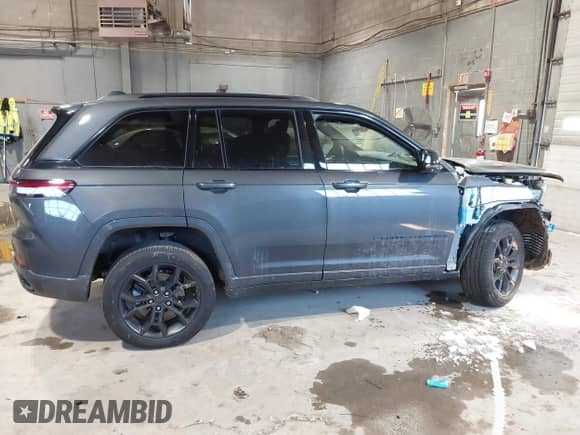 2024 Jeep Grand Cherokee z VIN 1C4RJYB60R8529449, wystawiony jako IAAI lot #41432407 z przebiegiem 5 188 mil mil oraz . Historia ofert i sprzedaży dostępna na DreamBid. Obrazek 14.