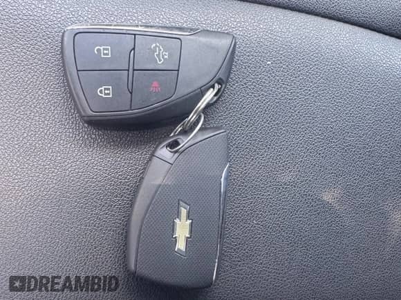 2023 Chevrolet Silverado 1500 Work Truck z VIN 3GCUDAEDXPG304501, wystawiony jako IAAI lot #42606847 z przebiegiem 30 035 mil mil oraz . Historia ofert i sprzedaży dostępna na DreamBid. Obrazek 10.