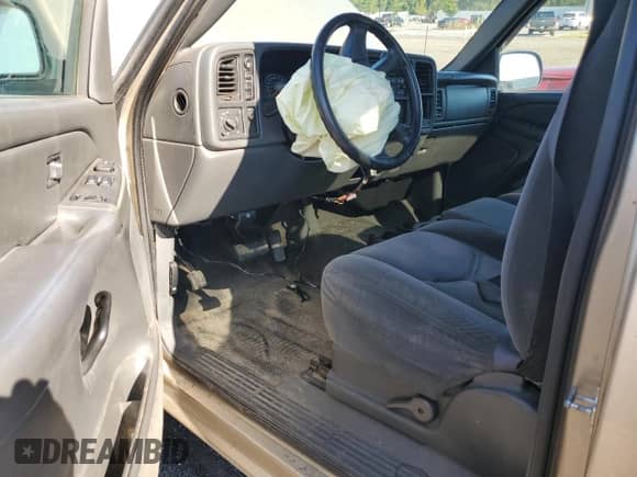 2005 Chevrolet Silverado 1500 LS with VIN 1GCEK14V15Z318515, listed as a Copart auction lot 69565925 with 82,300 mi miles and Salvage title. Bid and sale history available at DreamBid. Image 8.