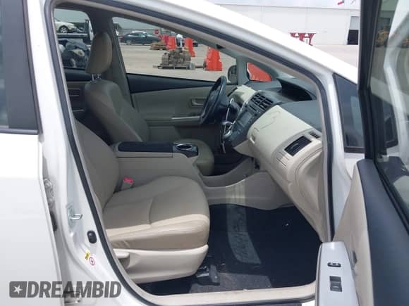 2014 Toyota Prius Two с VIN JTDZN3EU5E3299996, выставлен на аукционе IAAI как лот 42649319 с пробегом 65 825 миль миль и . История ставок и продаж доступна на DreamBid. Изображение 5.