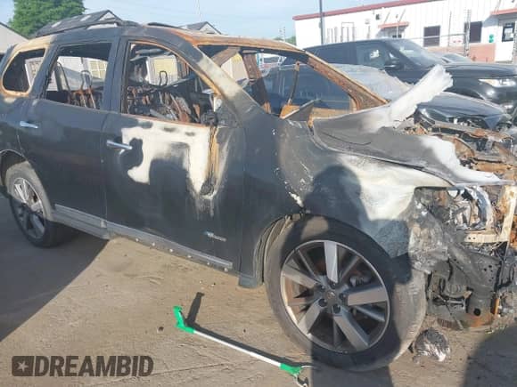 2014 Nissan Pathfinder Platinum Hybrid with VIN 5N1CR2MM4EC638247, listed as a IAAI auction lot 42067363 with Not provided miles and . Bid and sale history available at DreamBid. Image 11.