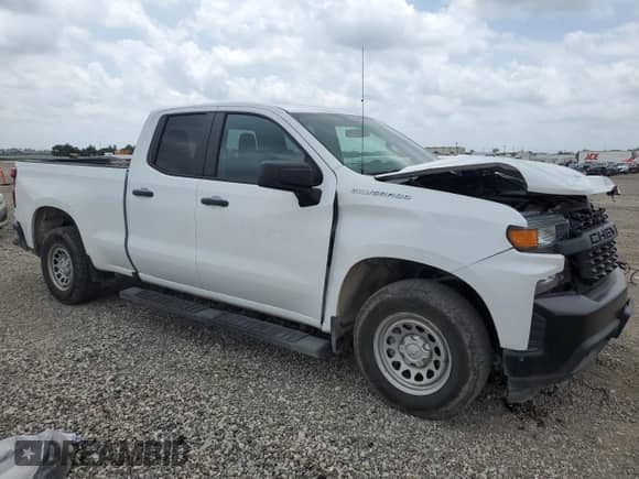 2020 Chevrolet Silverado 1500 Work Truck z VIN 1GCRWAEF9LZ261152, wystawiony jako Copart lot #55047875 z przebiegiem 24 782 mil mil oraz Szkoda całkowita • Salvage title. Historia ofert i sprzedaży dostępna na DreamBid. Obrazek 4.