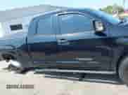 2012 Toyota Tundra z VIN 5TFRU5F18CX026186, wystawiony jako IAAI lot #42414319 z przebiegiem 216 128 mil mil oraz . Historia ofert i sprzedaży dostępna na DreamBid. Obrazek 13.