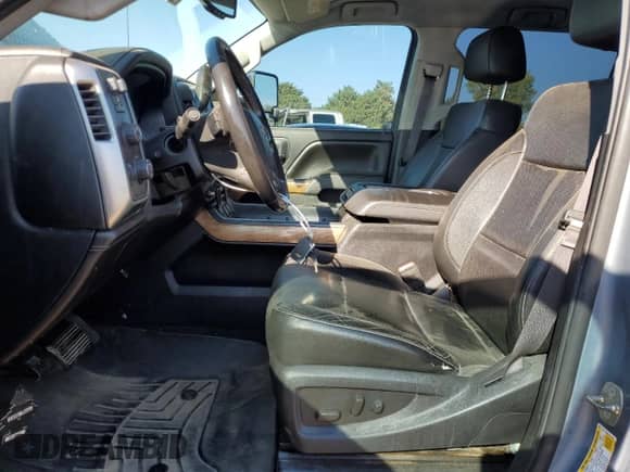 2015 Chevrolet Silverado 2500HD LTZ z VIN 1GC1KWE81FF612763, wystawiony jako Copart lot #80450335 z przebiegiem 230 248 mil mil oraz Szkoda całkowita • Salvage title. Historia ofert i sprzedaży dostępna na DreamBid. Obrazek 7.