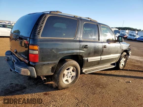 2004 Chevrolet Tahoe LT z VIN 1GNEC13Z64R178923, wystawiony jako Copart lot #82502875 z przebiegiem 283 485 mil mil oraz Szkoda całkowita • Salvage title. Historia ofert i sprzedaży dostępna na DreamBid. Obrazek 3.