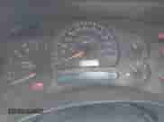2003 Chevrolet Silverado 2500HD z VIN 1GBHK24U43E255655, wystawiony jako IAAI lot #42124091 z przebiegiem 354 543 mil mil oraz . Historia ofert i sprzedaży dostępna na DreamBid. Obrazek 7.